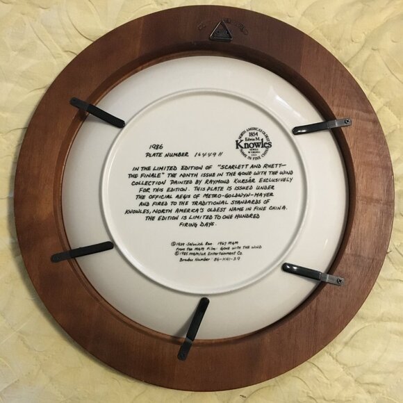 Large Frame and Plate Gone With the Wind 'Scarlett and Rhett - The Finale' - Picture 8 of 10